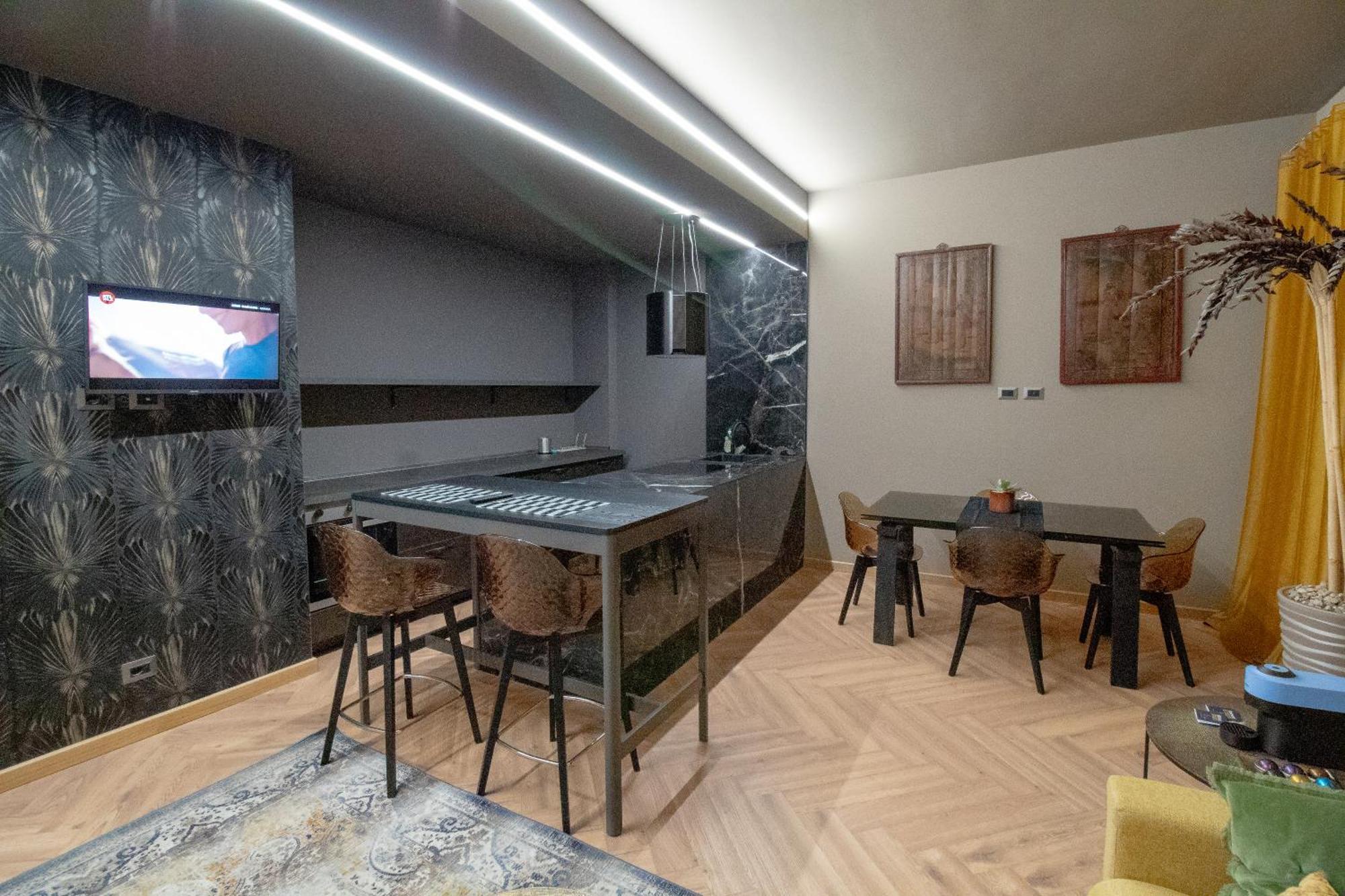شقة Luxury Museo Egizio - Esclusivo Trilocale In Pieno Centro - Free Wifi تورينو المظهر الخارجي الصورة